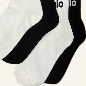 ALO Yoga Monochrome Socks Set